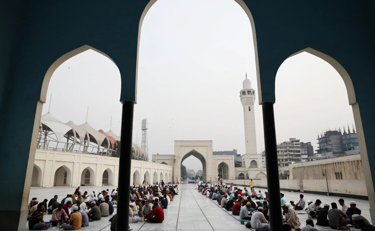 As Bangladesh Reinvents Itself, Islamist Hard-Liners See an Opening